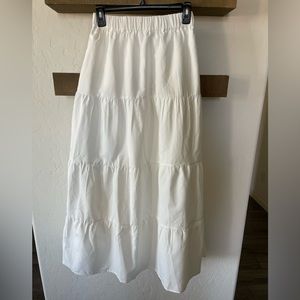Princess Polly| White Maxi Tiered Skirt, Flowy/Beachy, Boho Vibes•••Cute🫶🏻